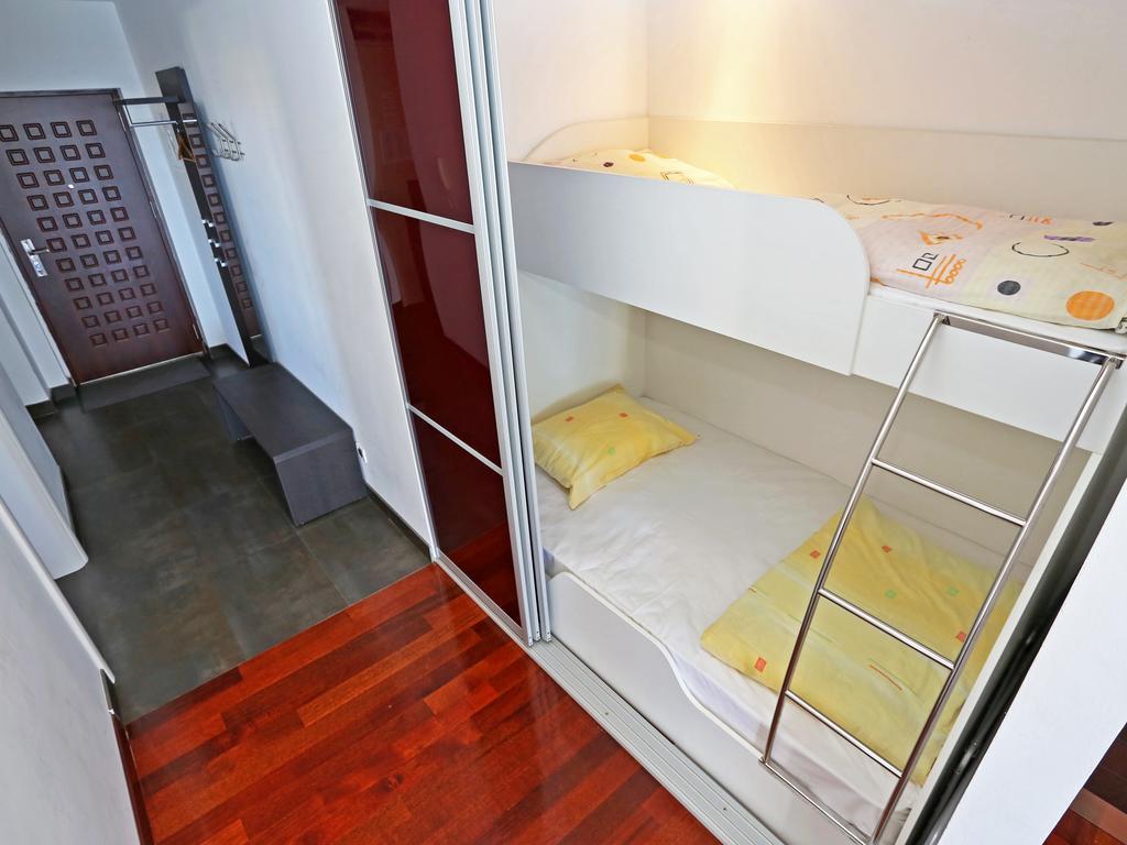 Lovely Apartment With Beautiful Pool Primošten المظهر الخارجي الصورة