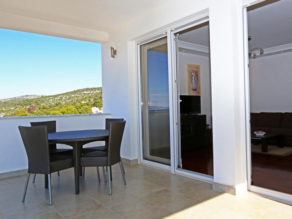 Lovely Apartment With Beautiful Pool Primošten المظهر الخارجي الصورة